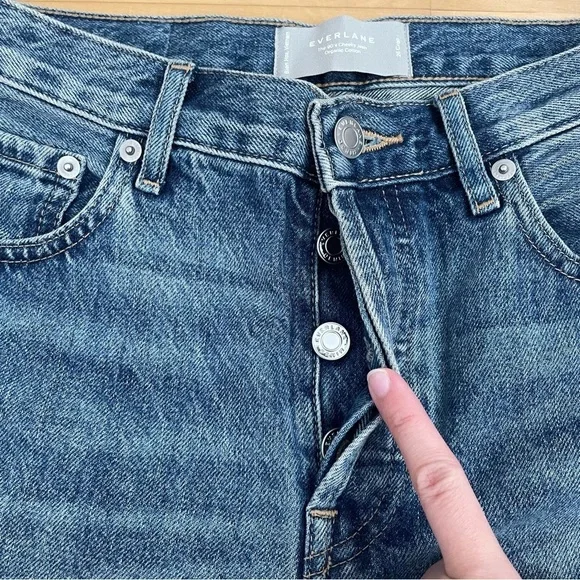 Everlane The 90s Cheeky Jeans Crop Straight Leg
Vintage Blue
Size 26 - Picture 9 of 11